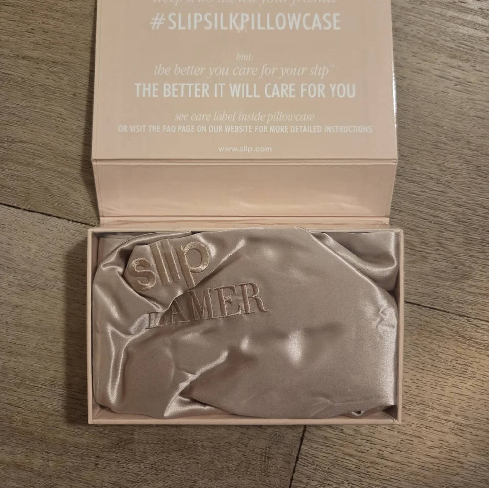La Mer Slip Silk Pillowcase